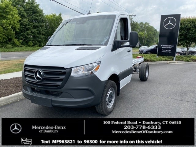 2023 Mercedes-Benz Sprinter 3500 Cab Chassis 144 WB